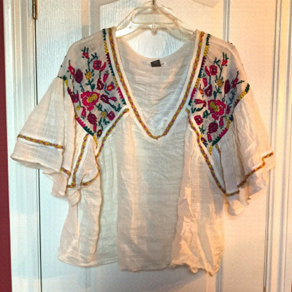 Anthropologie White Embroidered V-Neck Peasant Blouse